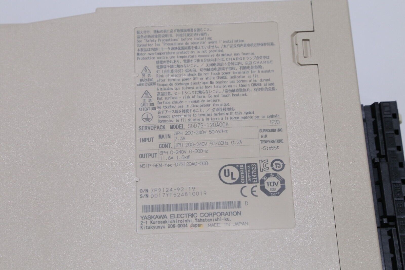 SGD7S-120A00A NEW Yaskawa servo motor SGD7S-120A00A