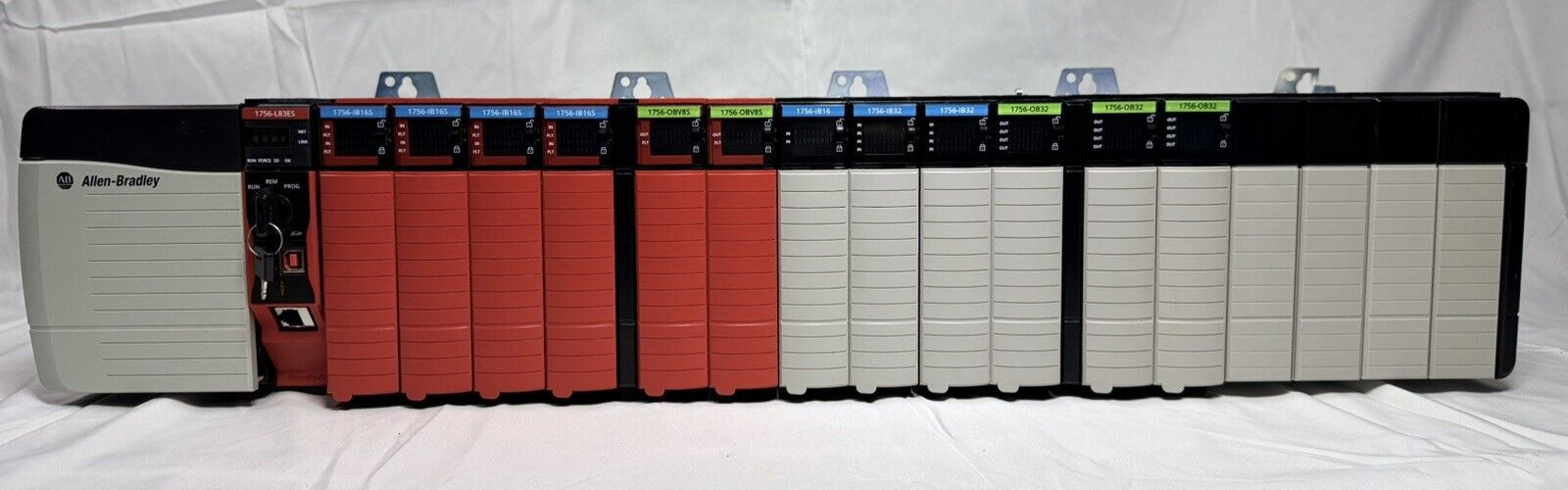 Allen-Bradley 1756-L83ES GuardLogix 5580 PLC w/ 1756-IB16S 1756-OBV8S