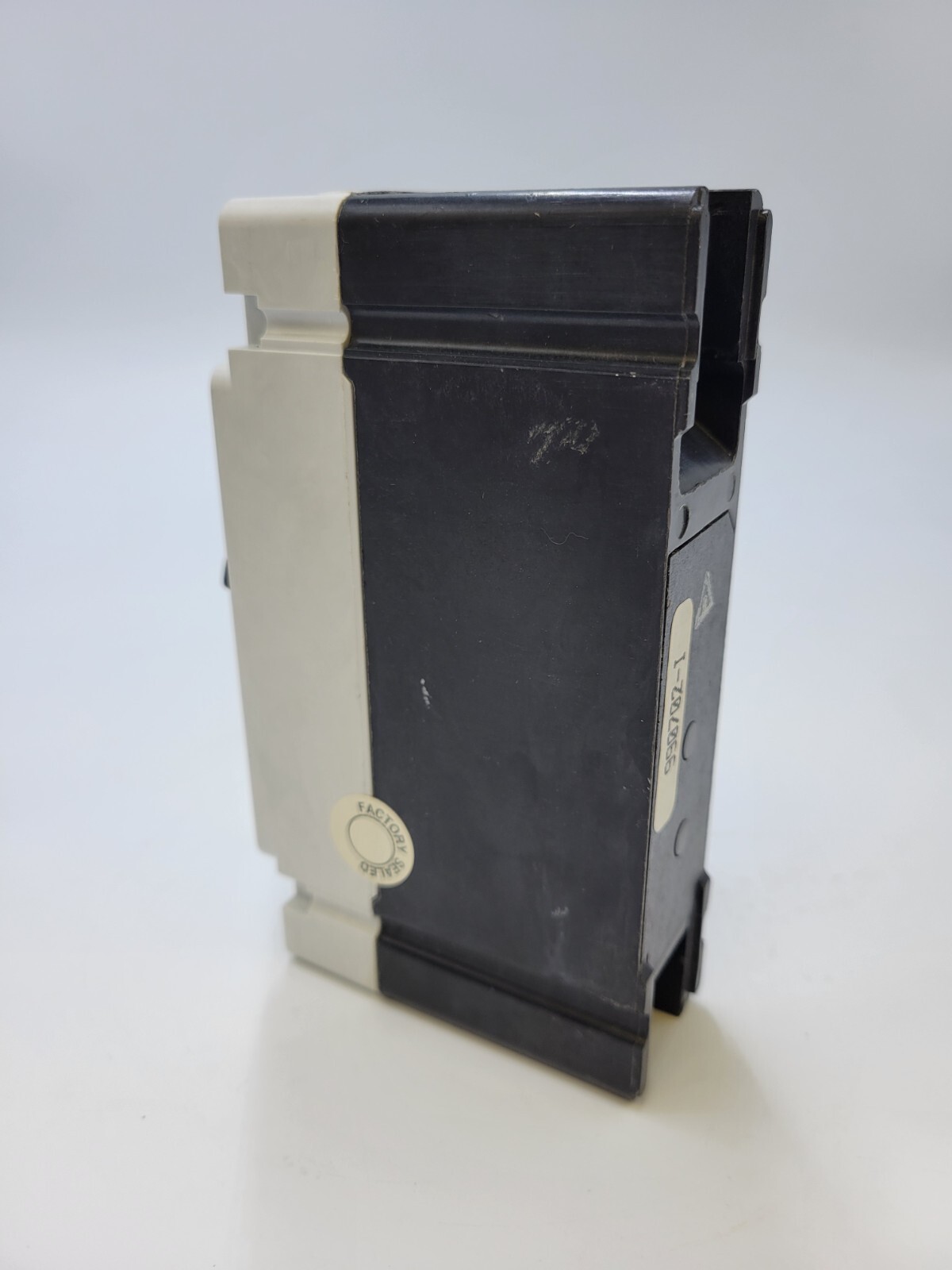 Cutler-Hammer FWF1016L Circuit Breaker 16A 1P 240V 1PH FW40k 16 Amp 1 Pole NOS