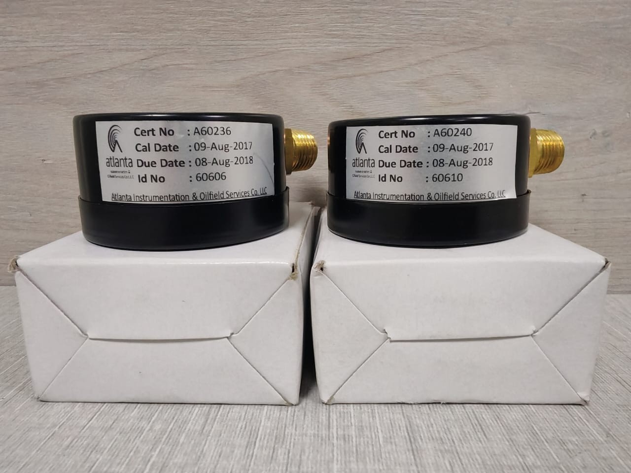 1 LOT 2PCS. GRACO 100960K15A GAUGE