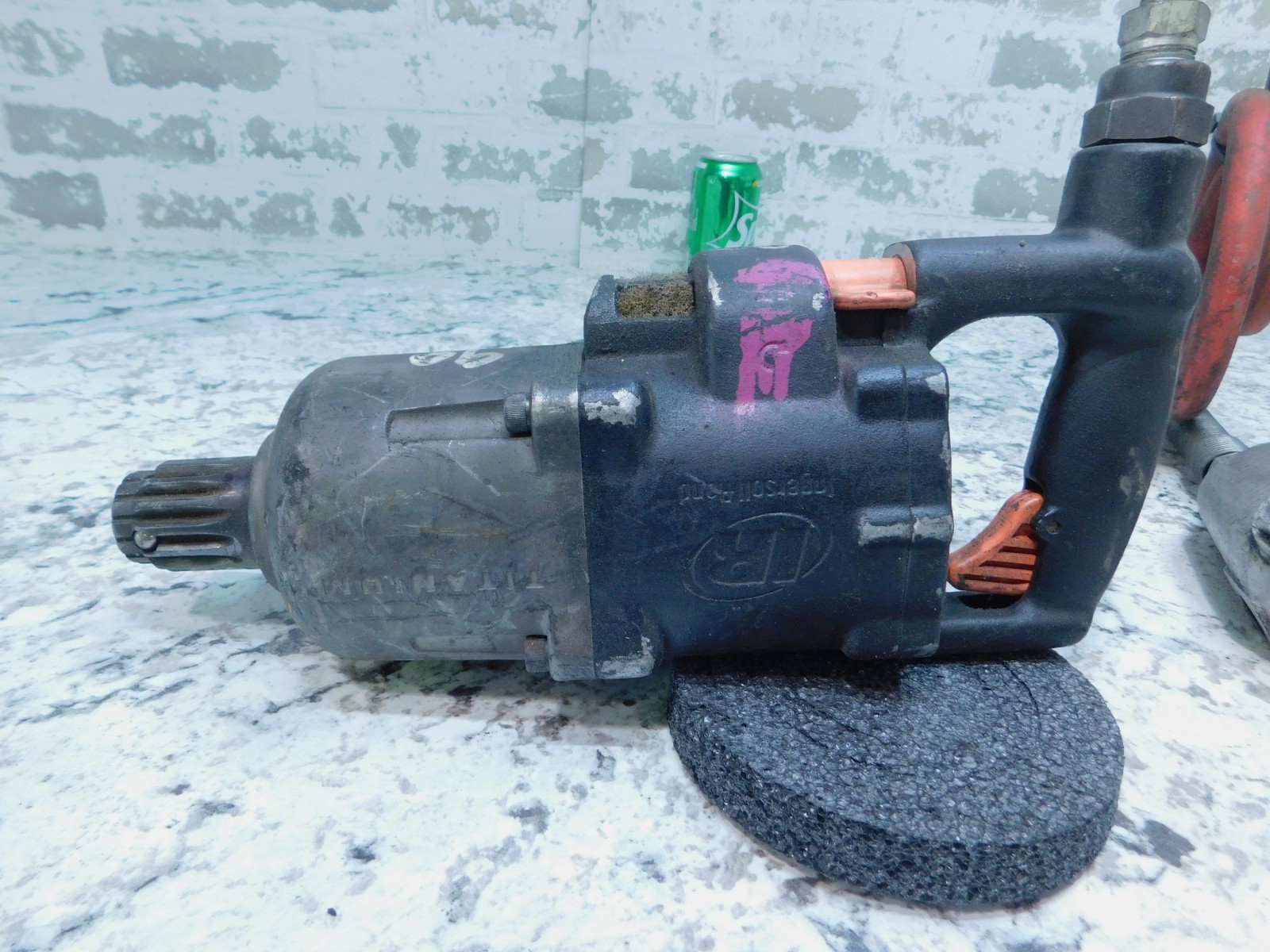 Ingersoll Rand 1.5″ Pneumatic Air Impact Wrench, D-Handle , 3956B1TI, Spline Dr.