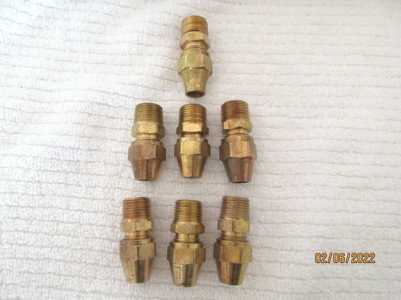 3/8 x 3/8 Male Thread #48 Straight Flare Fitting .w/ Flare Nuts (7 pcs Pack)