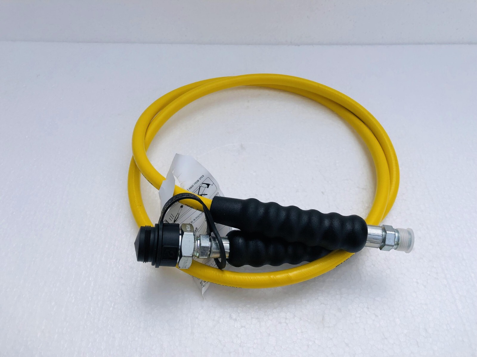 Enerpac HC7206 Hydraulic Hose 6 Ft. 3/8″ NPT + CH-604 700 Bar/ 10,000 PSI