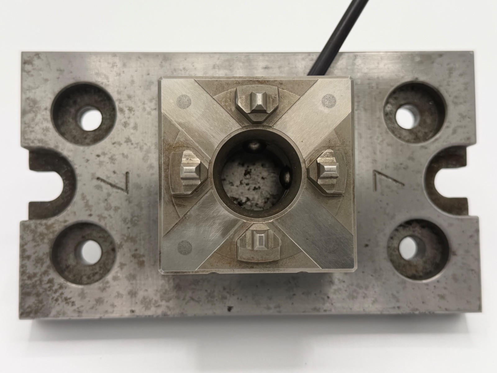 Erowa ER-008470 manual chuck EDM