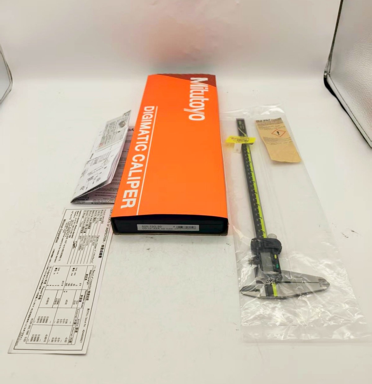500-193-30 Mitutoyo Japan 300mm/12″ Absolute Digital Digimatic Vernier Caliper