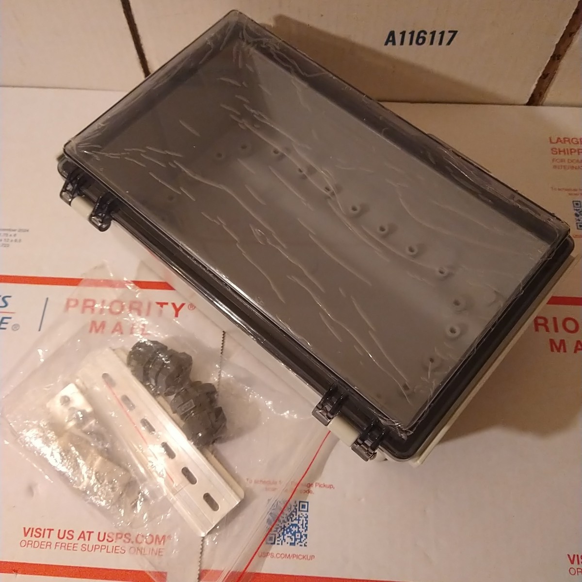 Junction Box ABS Plastic Dustproof Waterproof IP67 Electrical Boxes Hinged Shell