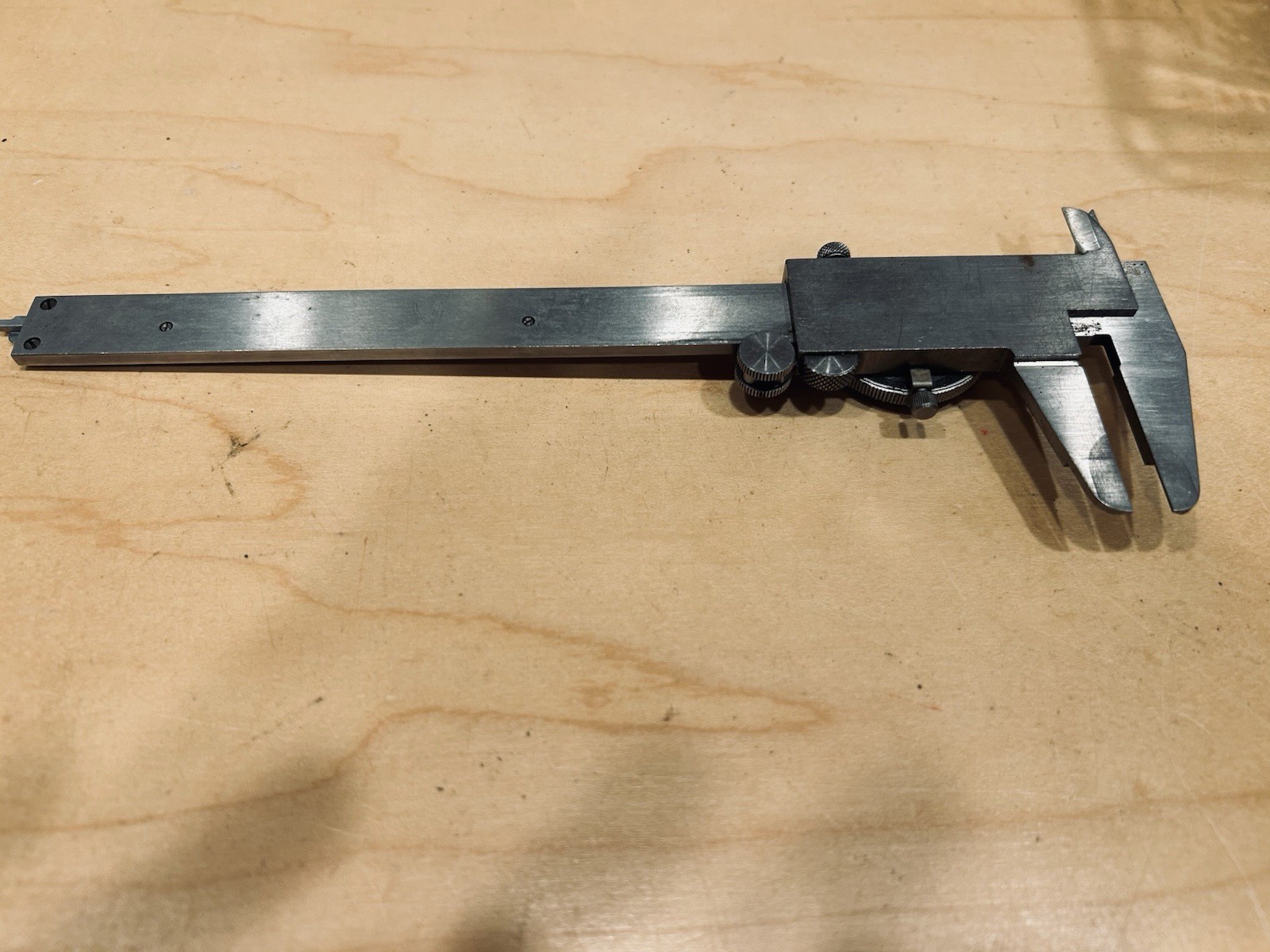 Mitutoyo 505-626 Dial Caliper 0-6 in Range, 0.001 in Grad, White Dial