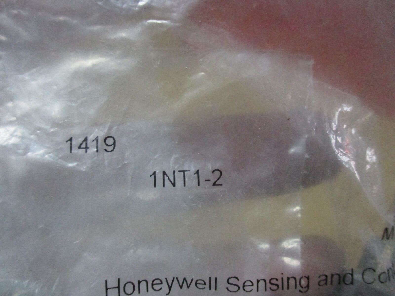 INT1-2 HONEYWELL TOGGLE SWITCH 1419 NEW