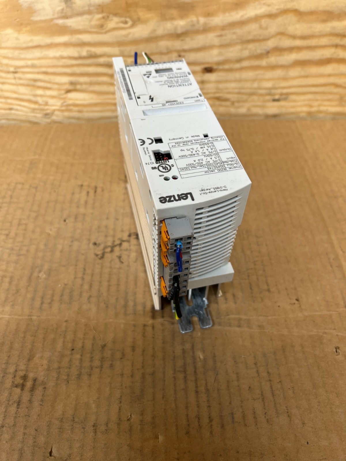 LENZE E82EV551_4B, 8200 VECTOR 0.55KW INVERTER, CLEAN TAKEOUT, MAKE OFFER!
