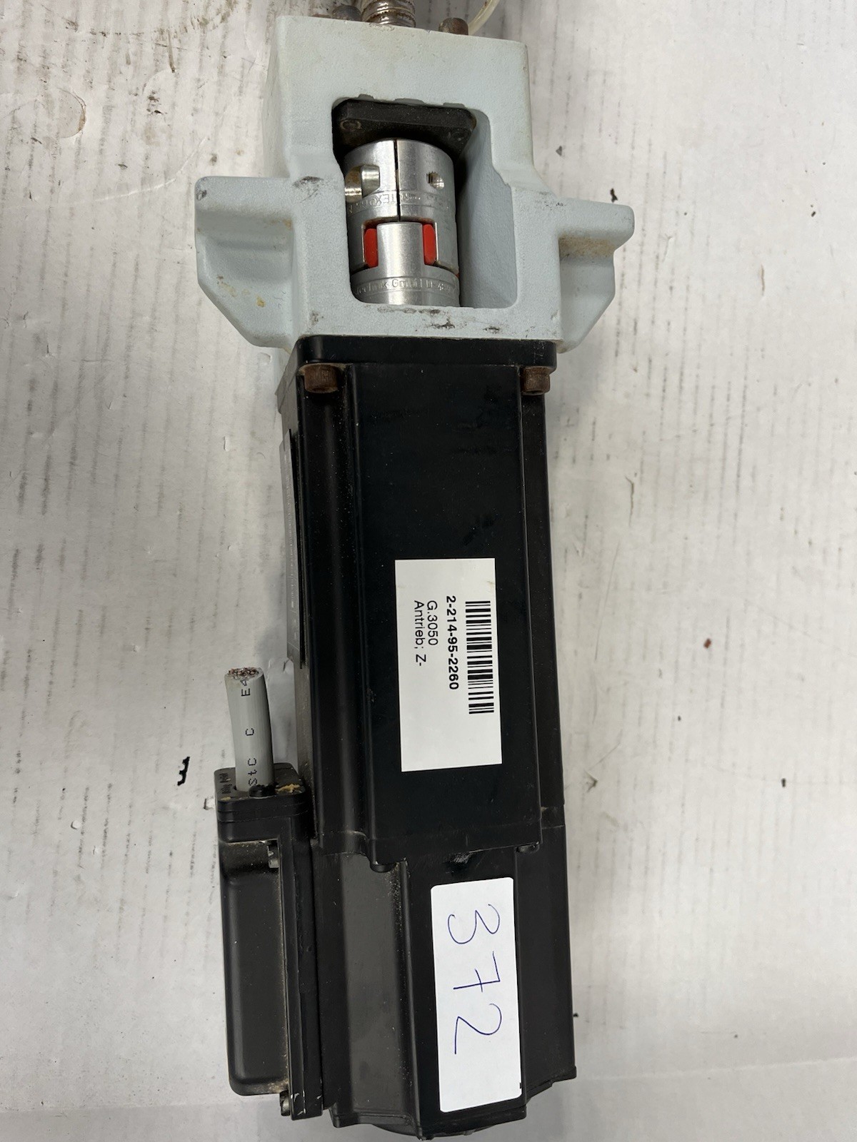 Rexroth Indramat MKD041B-144-GP1-KN Permanent Magnet Motor with ball nut/screw