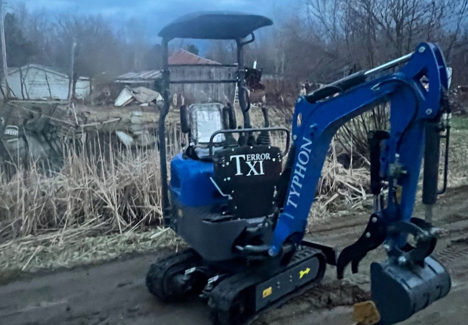 13 Attachments Bundle TERROR XI Mini Excavator Digger 13.5hp Gas B&S EPA Engine