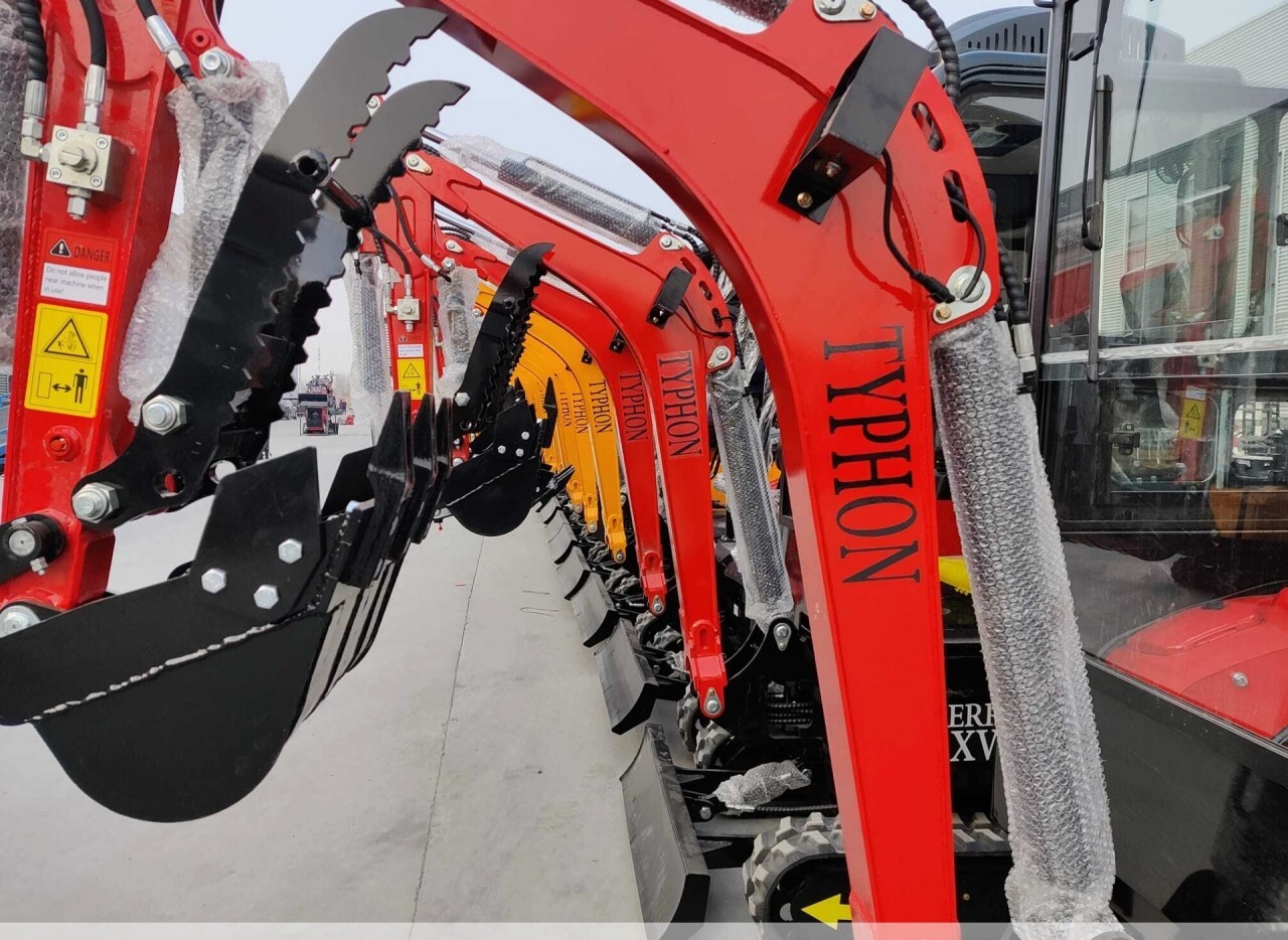 FREE SHIPPING 2025 2 Ton New Mini Excavator, KUBOTA D902 Diesel Engine 16 hp