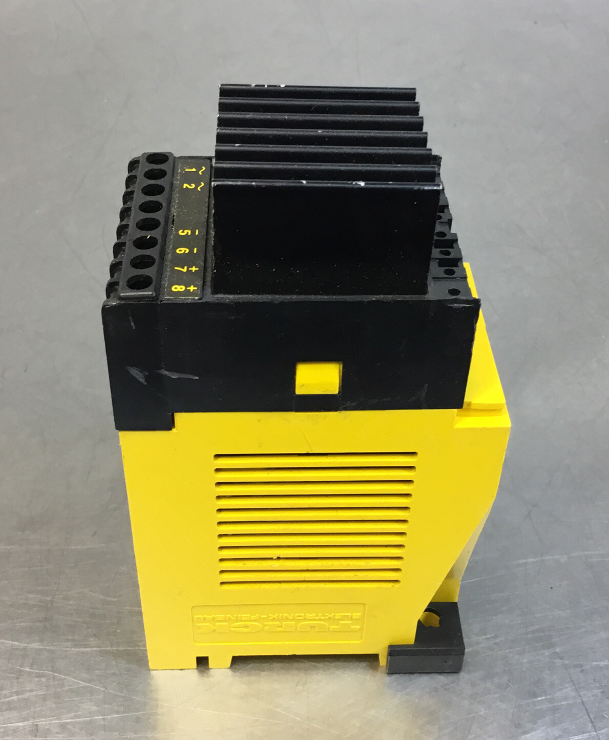TURCK MS82-2407/115VAC Netzgerat Power Supply Out: 24VDC 700mA 4B