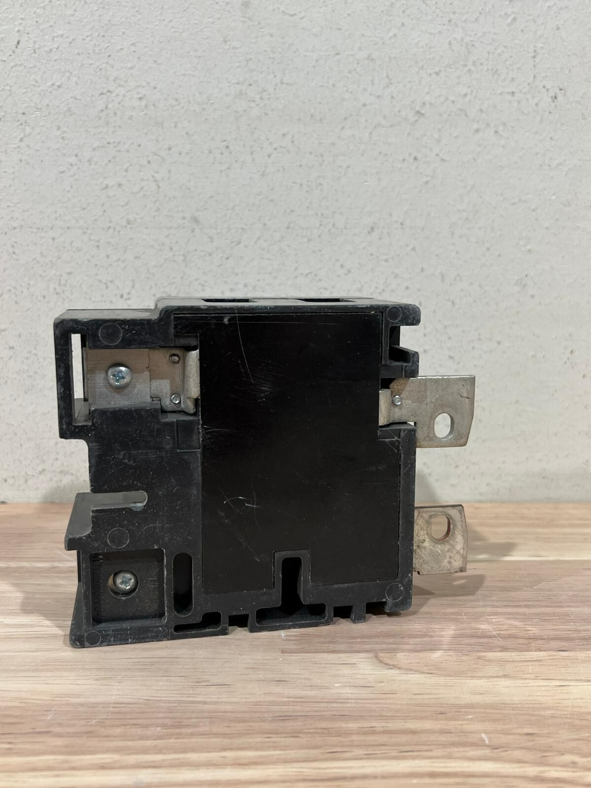 Eaton CSR2200N Main Circuit Breaker, 200 amps, 2 poles, 120/240V