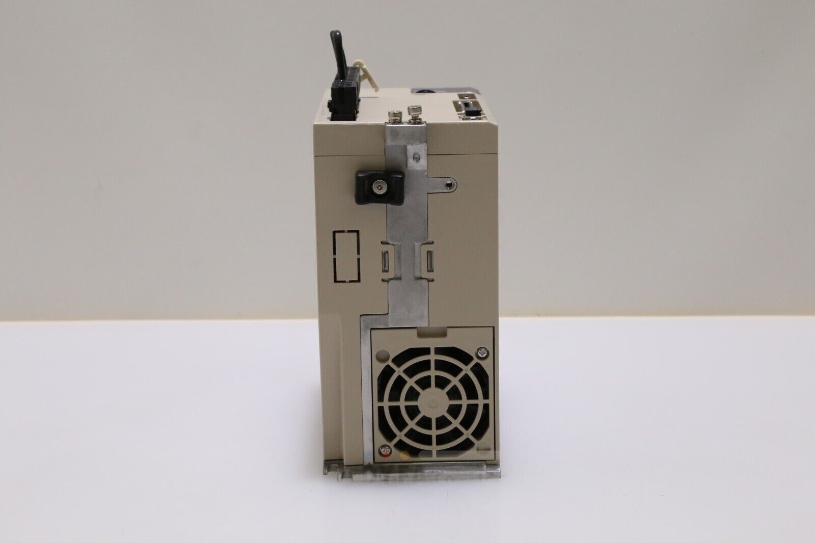 SGD7S-120A00A NEW Yaskawa servo motor SGD7S-120A00A