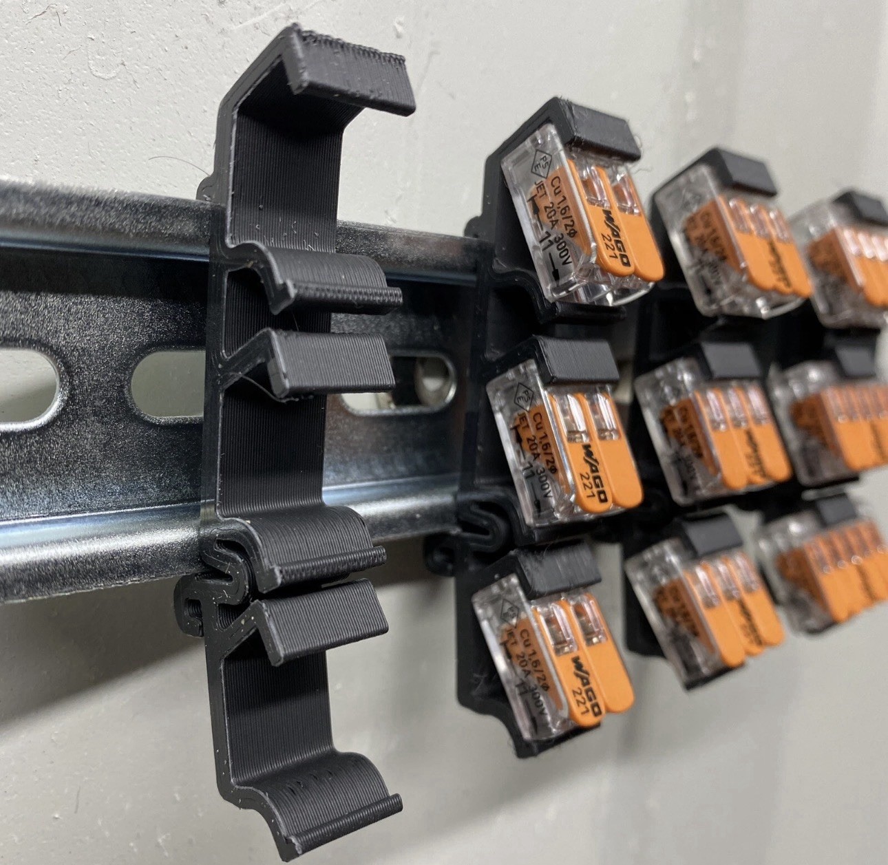 Box of 50 DIN Rail Mounts For Wago 221 Connectors – 3D Printed