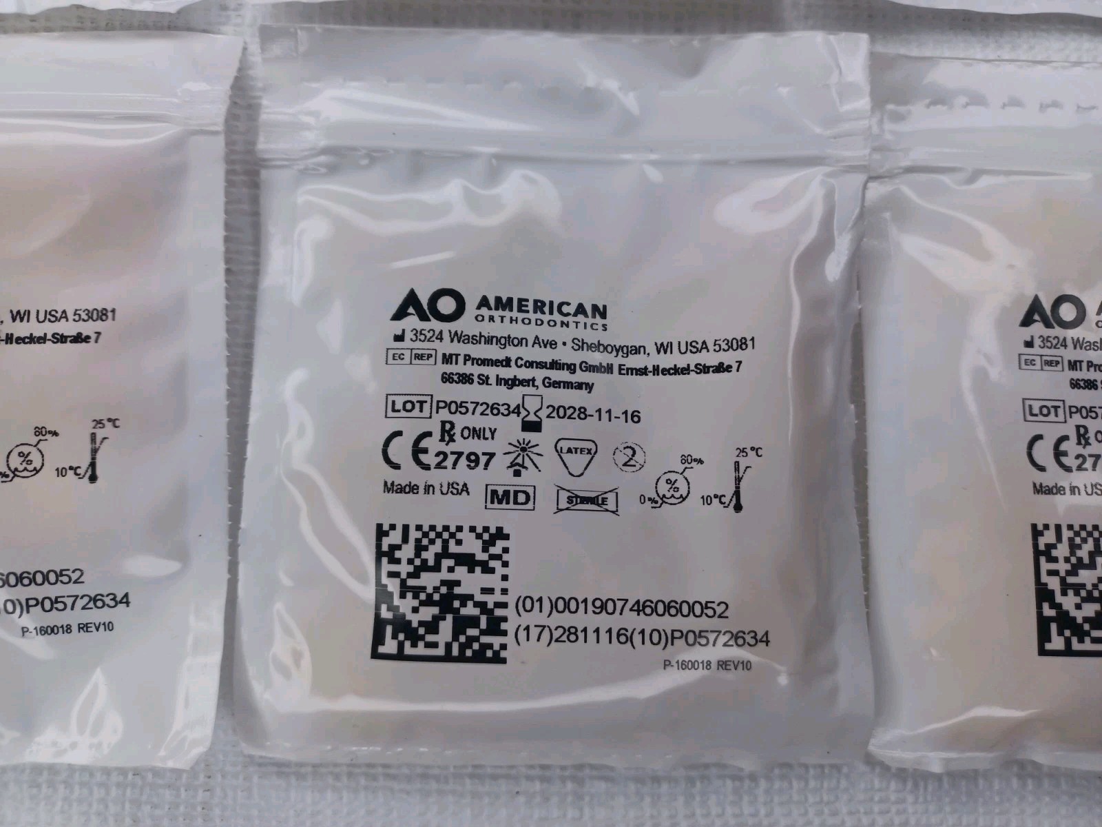 12 Stellar’s Sea Lion 100 Orthodontic Elastics Size 1/4″ Heavy 6.4 mm EXP 2028