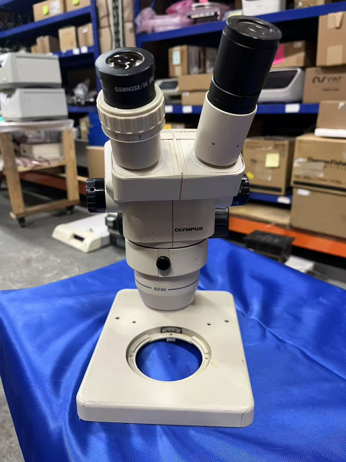 Olympus SZ30, Stereo Microscope Nikon 10×23 Lenses