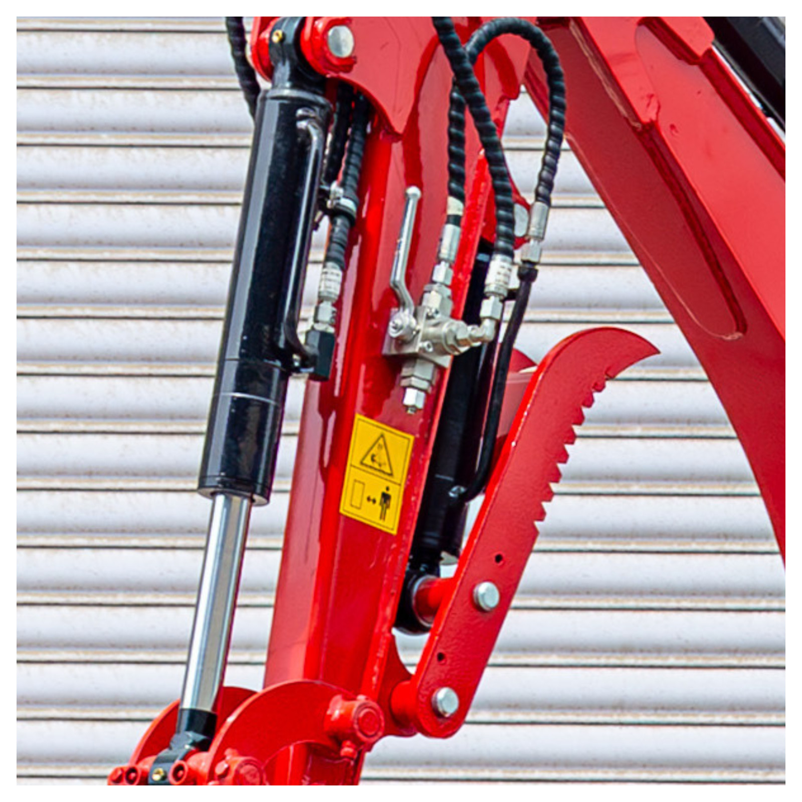 TYRANT 17 Mini Excavator Kubota D902 Engine Side Swing with 12 attachments