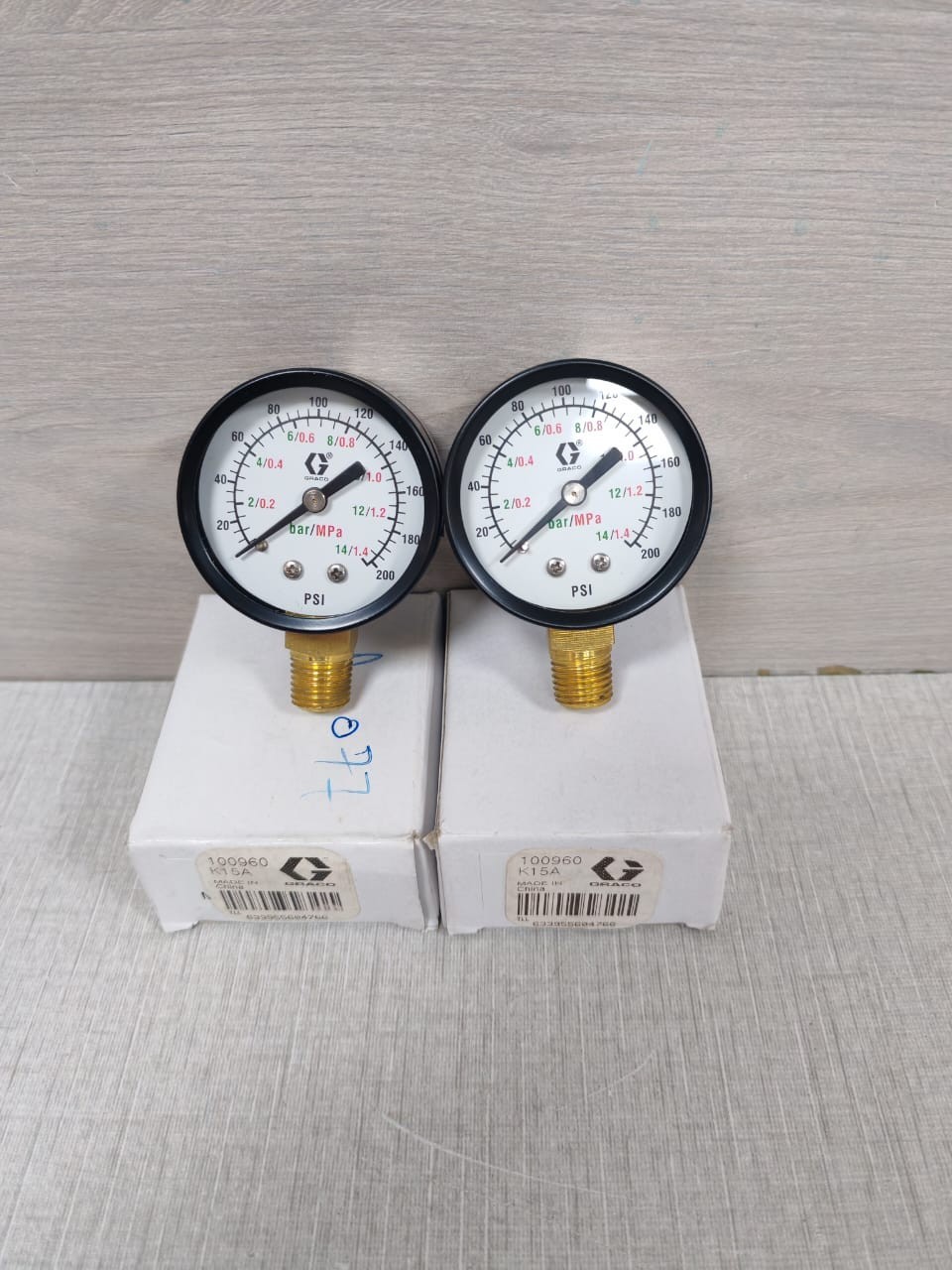 1 LOT 2PCS. GRACO 100960K15A GAUGE