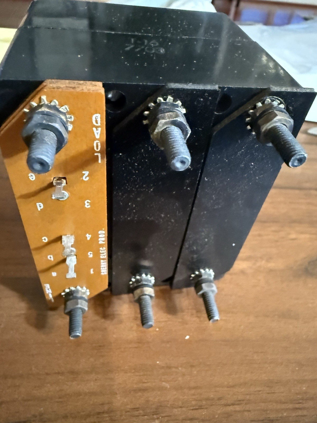heinemann circuit breaker 3XAM1516HKMG3 3POLE 10AMP 250VAC