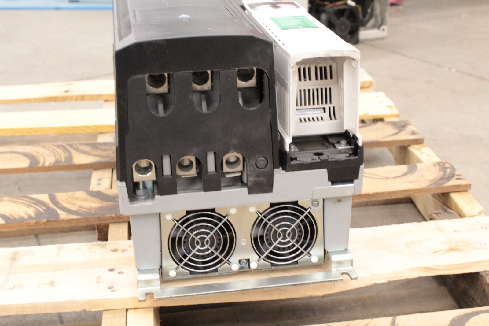 Control Techniques / Nidec M200-074 01000 A 75HP AC Inverter Drive