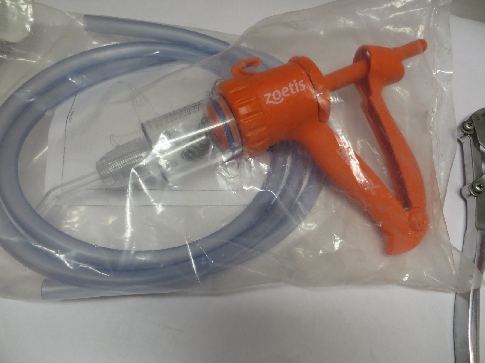 Y-Tex Dosing Clip Livestock Tool Ear Tag Sheep Goats Cow Applicator Lot Zoetis
