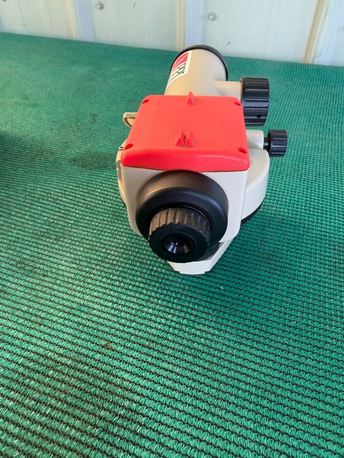 Pentax AL-200 Builders Level with Carrying Case – Plum Bob – Excellent Condition