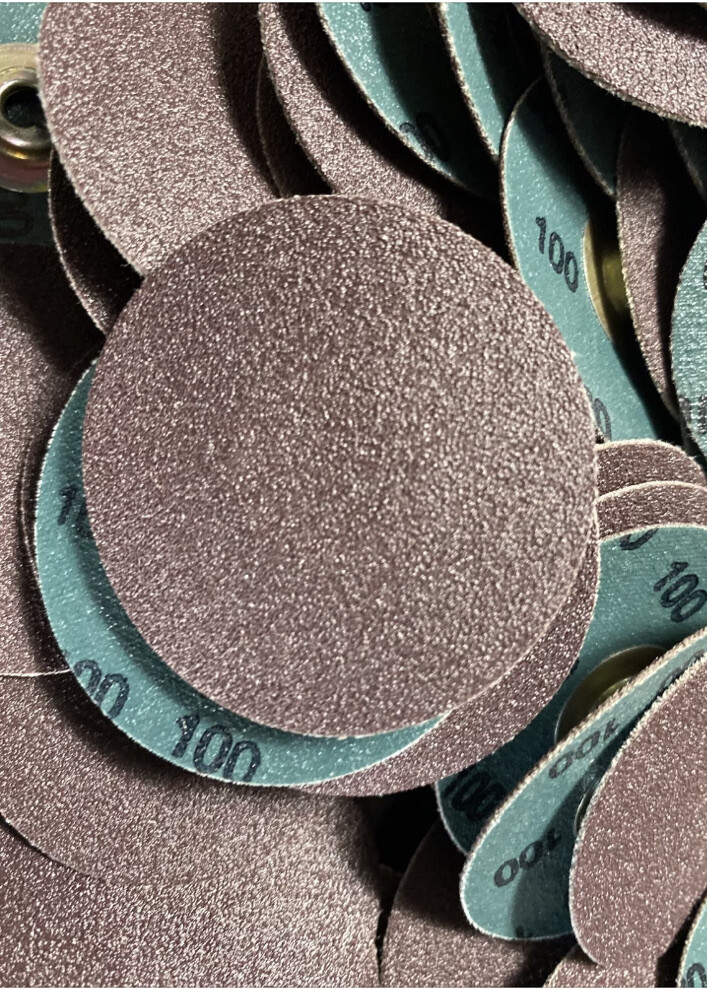 100 DISC LOT 3M Roloc Abrasive Sanding Die Grinder Discs 2″ 100 Grit w/ mandrel