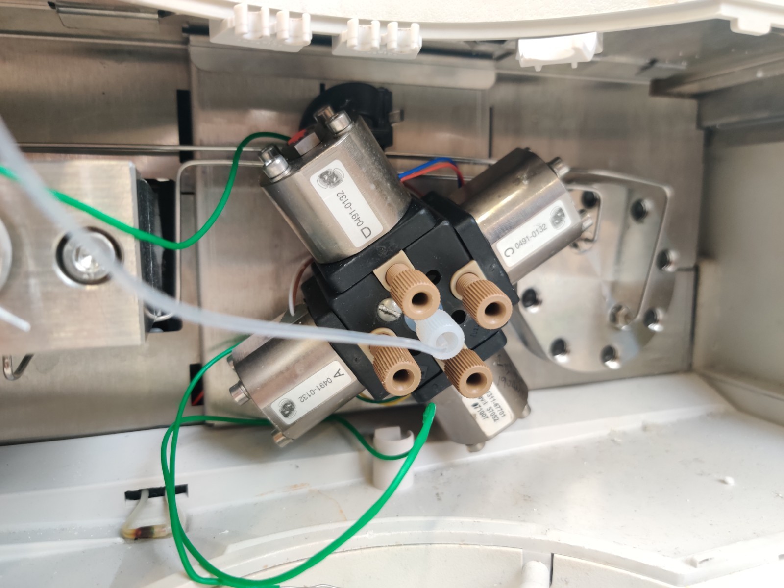 Agilent 1100 G1311A QuatPump Quaternary Pump with Gradient Valve & Pump Head