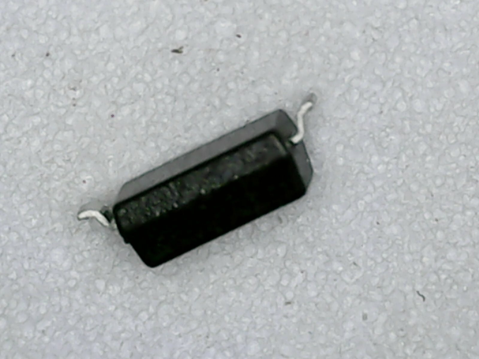 20 Pcs Pack Lot MBR0520 0.5A 20V SOD-123 Small IC Chip Schottky Diode SMD 2 Pins