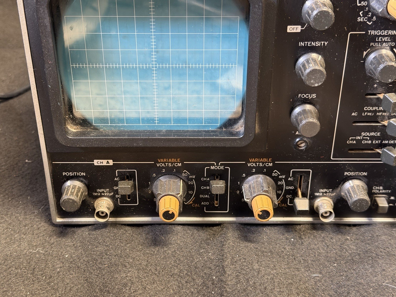 Vintage B&K Precision 1474 30mhz Oscilloscope Turns On