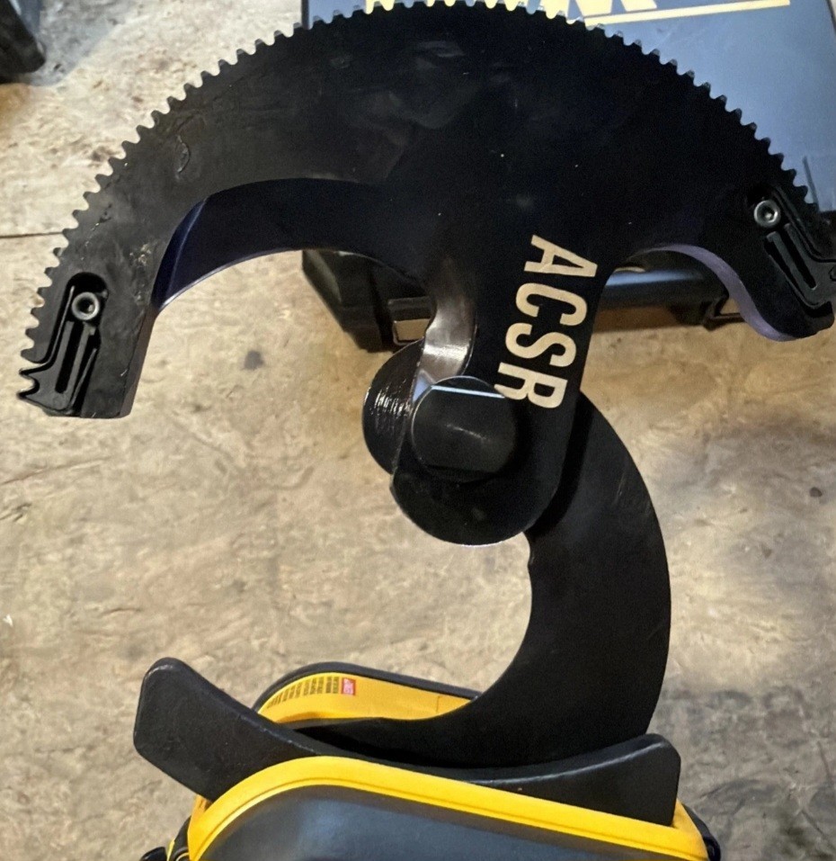 ⭐DeWalt DCE155 ACSR Cable Cutting Tool 20V with Battery & Charger USED⭐