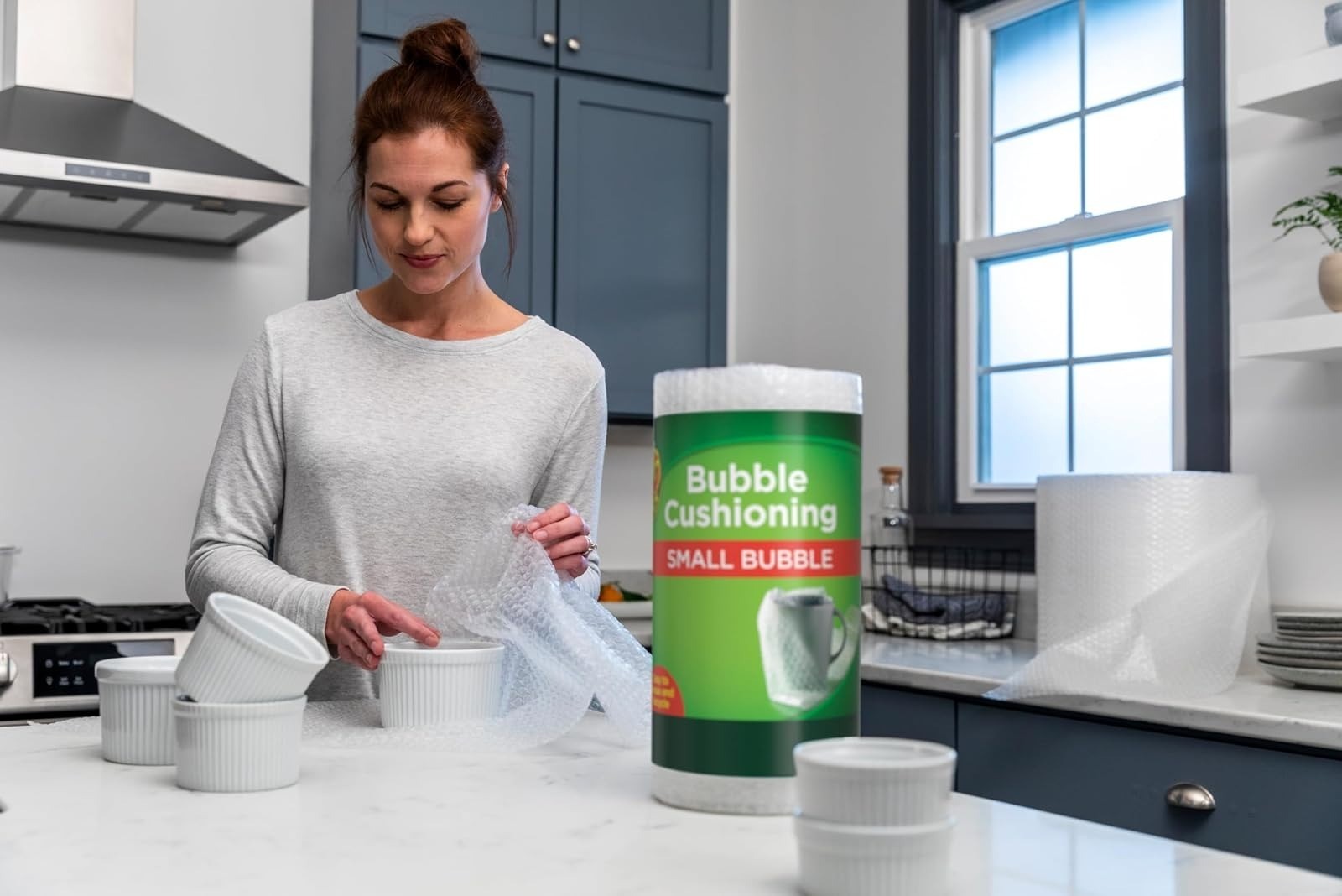 Duck Brand Small Bubble Cushioning Wrap 30 FT for Moving & Shipping