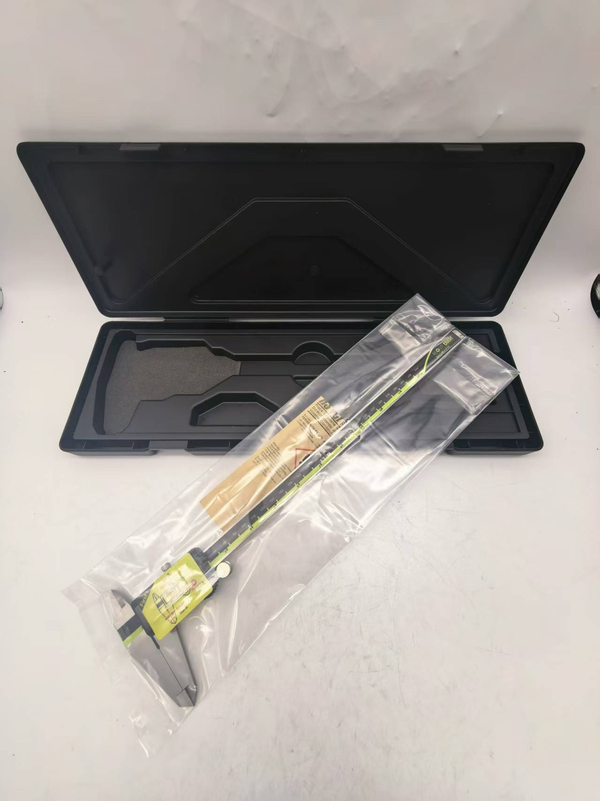 Mitutoyo 500-193-30 300mm/12″ Absolute Digital Digimatic Vernier Caliper New