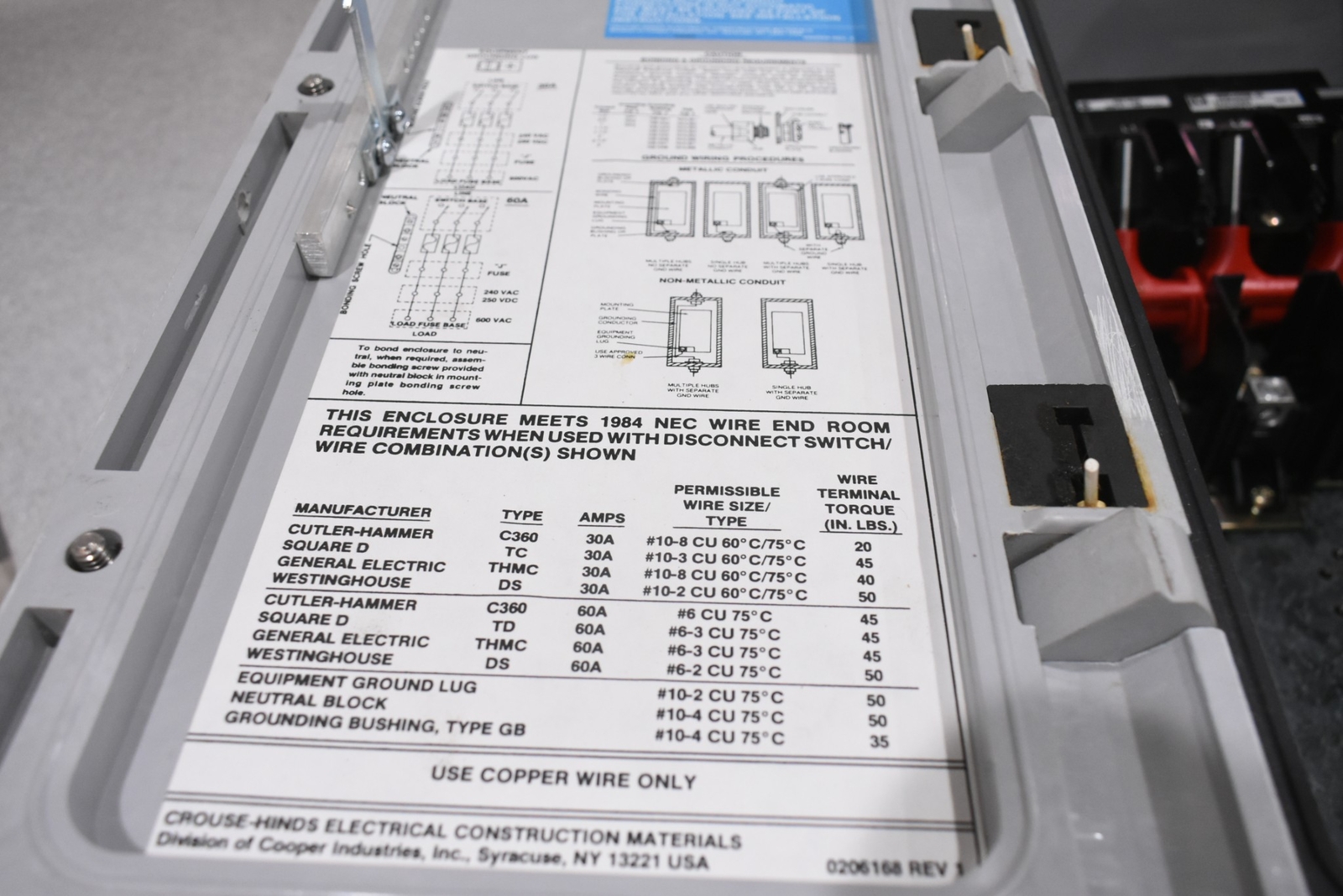 EATON CORPORATION CROUSE HINDS NST1018F D60360 DISCONNECT SWITCH ENCLOSED 250 V