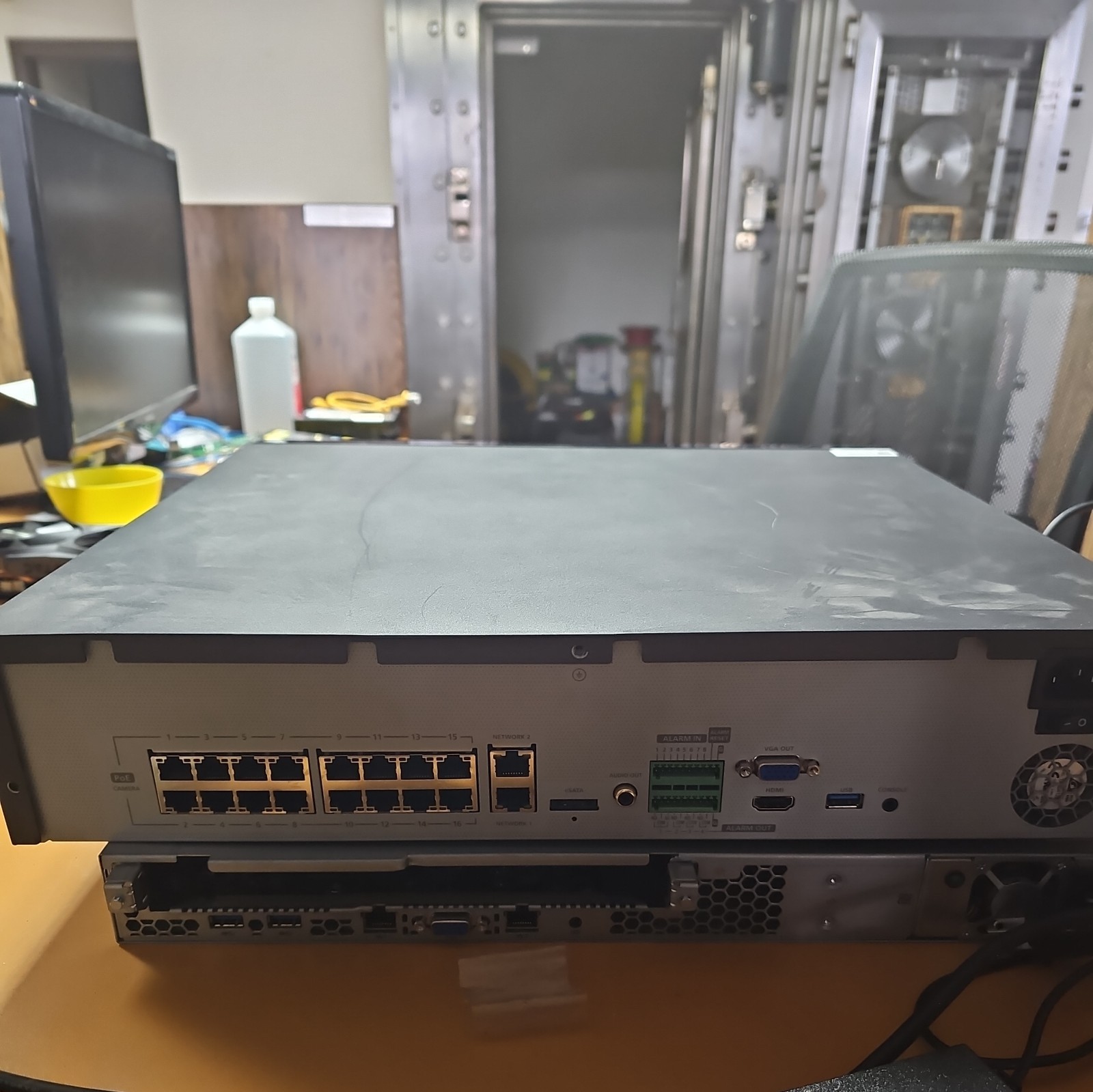 Wisenet XRN-1610SA Network Video Recorder