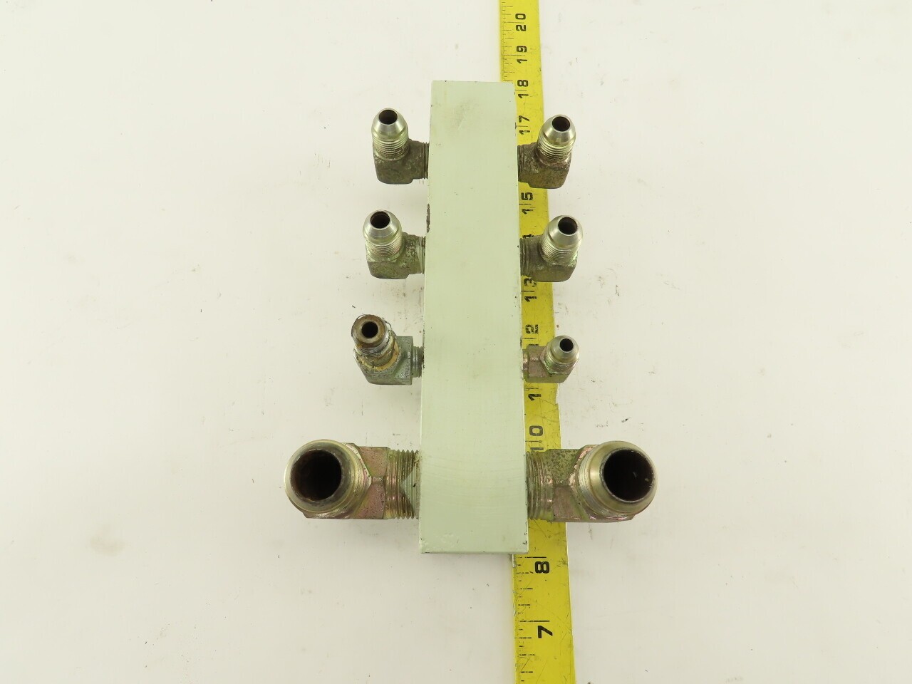 8 Port Parallel Steel Block Hydraulic Manifold