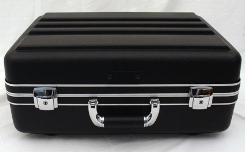 181307 – PLATT LUGGAGE – HEAVY-DUTY POLYETHYLENE CASE – Interior Dimensions (L x