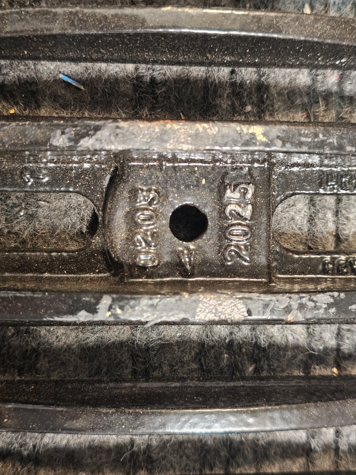 ZURN P6-DGC 5 3/8 in Width 19.5″ Length, Ductile Iron Grate Rectangular Slotted