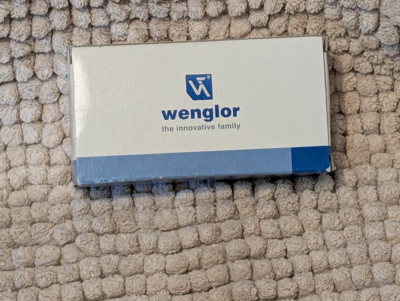 WENGLOR Reflex Sensor HB03PBT7K BRAND NEW Located in USA