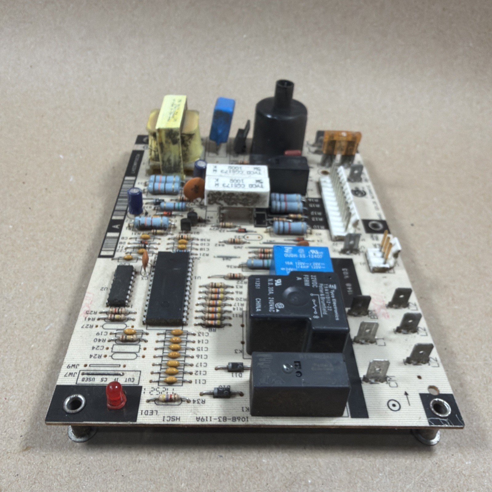 TESTED🔥 Carrier Bryant LH33WP003A Furnace Control Board 1068-83-119A
