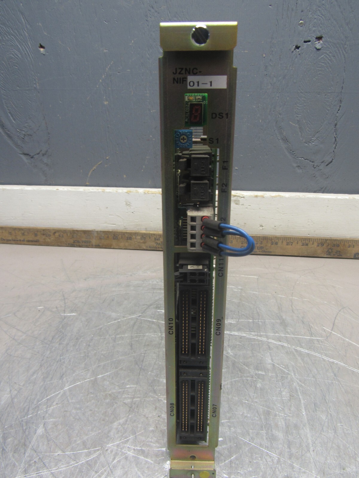YASKAWA JZNC-NIF01-1 Moto-Man INTERFACE BOARD NICE USED TAKEOUT !!