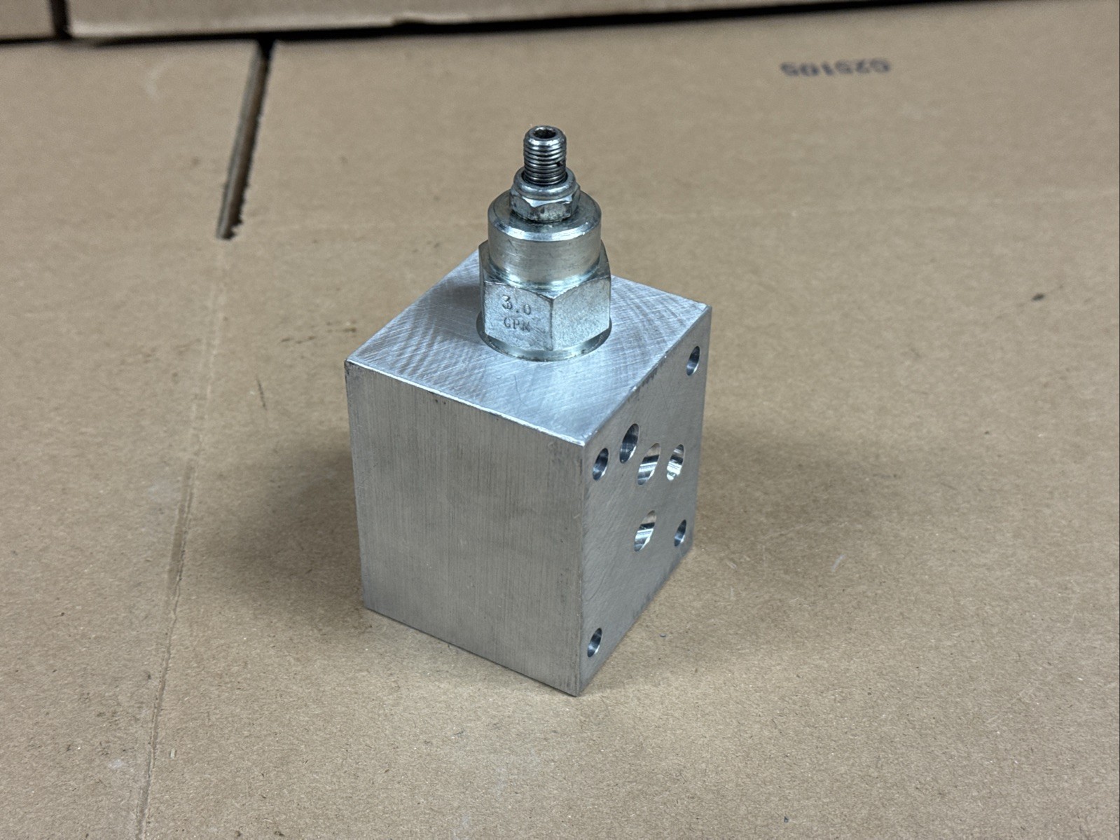 SUN HYDRAULICS DBP Hydraulic Manifold w/ FXDA LAN 3.0 GPM Cartridge Valve
