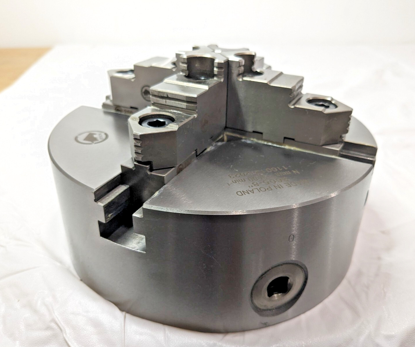 Bison 4 Jaw Self Centering Manual Chuck 8″ Diam Plain Back 3605-8″ 7-840-0800
