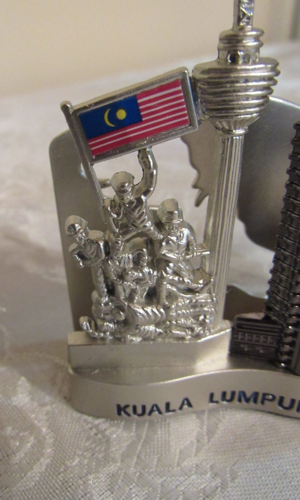 Kuala Lumpur Malaysia Business Card Holder * Pertronas Twin Towers * Silver Tone