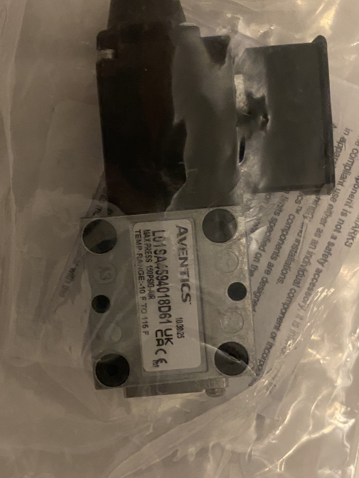 Emerson L01SA4594018D61 Aventics Numatics 2-Position Pneumatic Valve 24 VDC