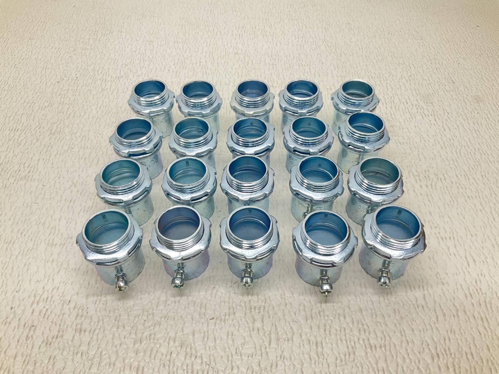 EGS ETP 4075S 3/4″ Set-Screw Type EMT Connector Box of 20 New (TSC)