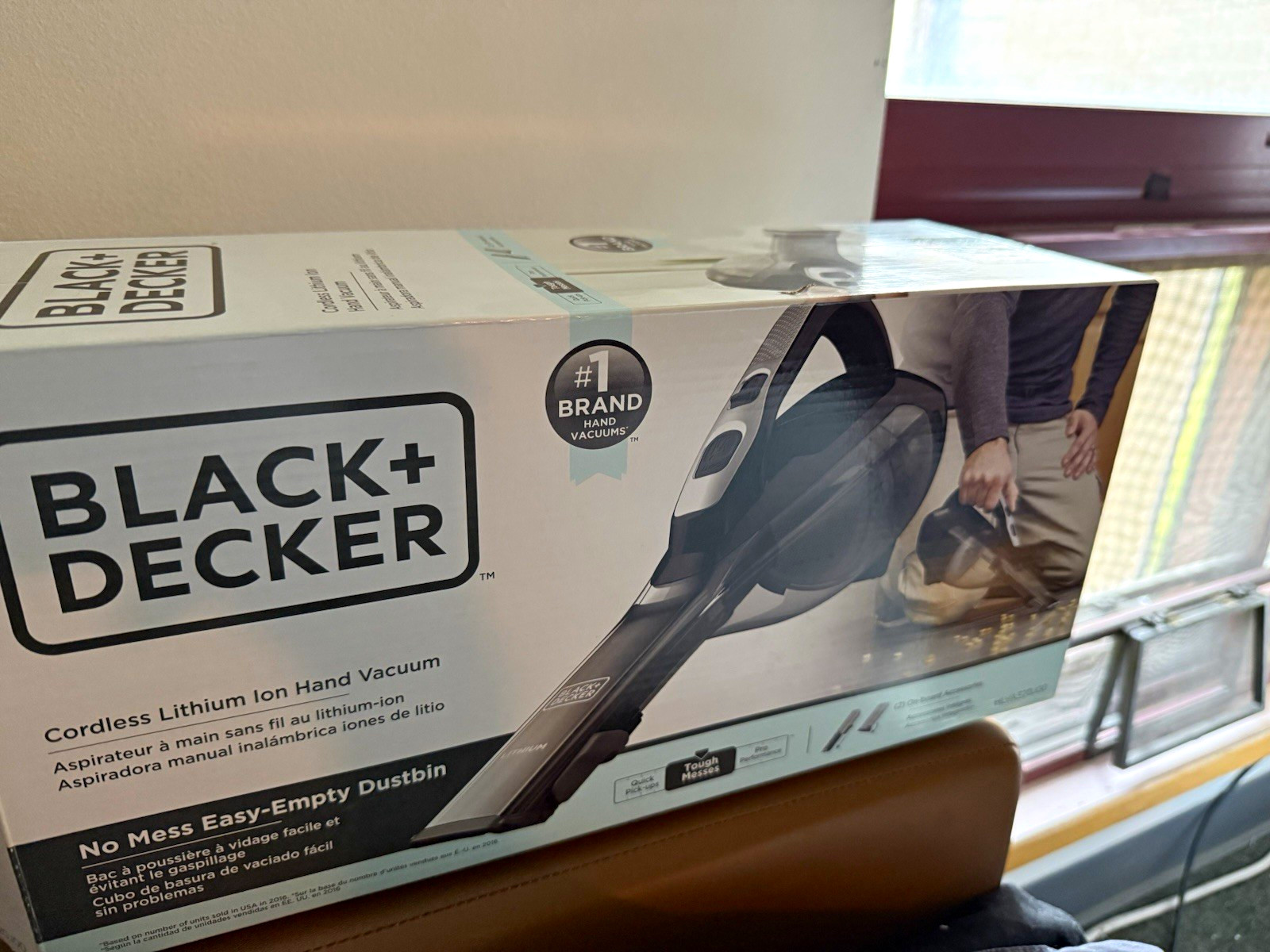 BLACK+DECKER Cordless Lithium-Ion Hand Vacuum Bagless, Crevice Tool HLVA320J00
