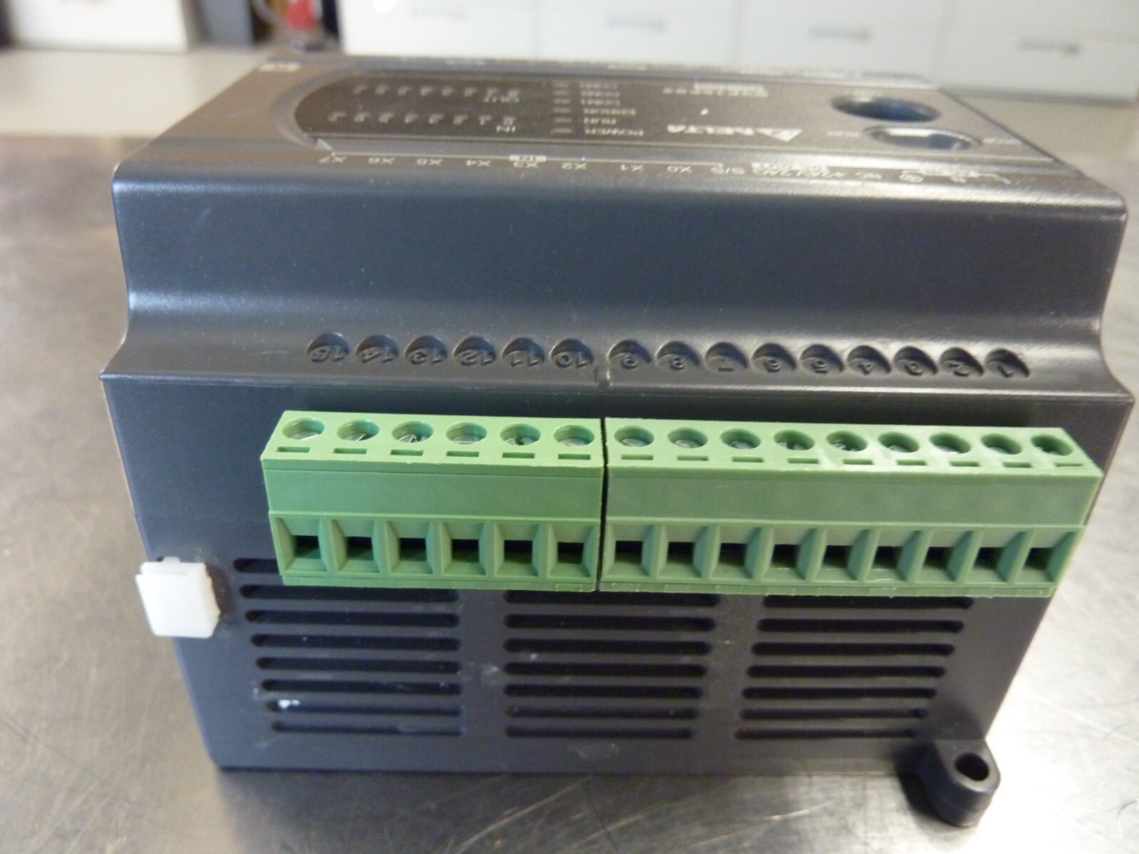 Delta DVP16ES200R PLC programmable controller (30709)